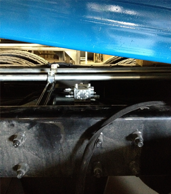 auto lube divider valve on garbage truck